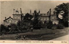 Clermont-Ferrand - La Faculte vue du Jardin Lecoq à Clermont-Ferrand