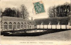 Mesnuls le Chateau orangerie et communs
