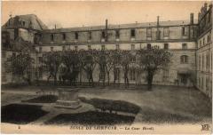St Cyr l'Ecole la cour Rivoli