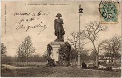 Maisons Laffitte Statue de Napoleon à Maisons-Laffitte