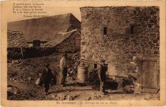En Auvergne Arrivage du lair au buron Folklore