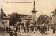 Troyes Bourse du Travail Monument aux Bienfaiteurs à Troyes