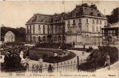 Troyes la Prefecture et le Square à Troyes
