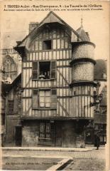 Troyes Rue Champeaux Tour Orfevre à Troyes