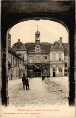 Troyes Interieur de l'Hotel de Ville à Troyes