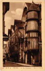 Troyes Rue Champeaux Tour Orfevre à Troyes