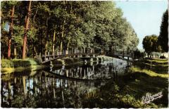 Romilly la Piscine sur le Canal du Moulin