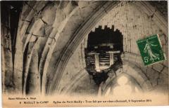 Mailly le Camp Eglise Trou fait par un obus allemand à Mailly-le-Camp