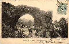 Moneteau Roche Percee