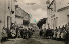 La grande rue -
																					85750 Angles
																			