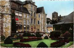 Le Mans Hotel de Ville le Jardin au Mans