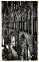 Le Mans interieur de la Cathedrale Galerie au Mans