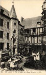 Le Mans cour du Musee de la Reine Berengere au Mans