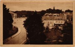 Le Mans un coin du Jardin des Plantes et le Theatre au Mans