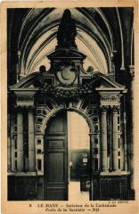Le Mans interieur de la Cathedrale au Mans