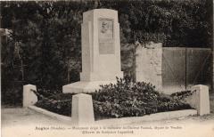 Monument du Dr PACAUD -
																					85750 Angles
																			