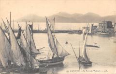 Cannes - Le Port Et L'Esterel à Cannes
