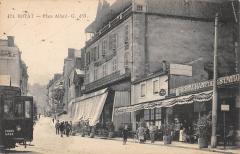 Royat - Place Allard - Tramway à Royat