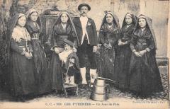 Les Pyrenees - Un Jour De Fete -
													65 Hautes Pyrénées
												
