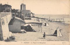 Fouras - La Plage Et Le Semaphore à Fouras