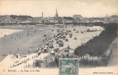 Royan - La Plage Et La Ville à Royan