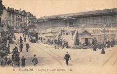 Angouleme - La Place Des Halles Centrales à Angoulême