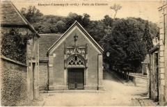 Montfort l'Amaury Porte du Cimetiere à Montfort-l'Amaury