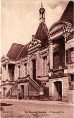 Ste Maure Hotel de Ville