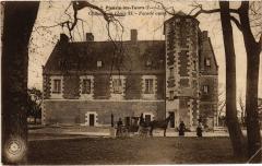 Plessis les Tours Chateau de Louis Xi -
																					37200 Tours
																			