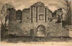 Clisson ancienne porte de la ville à Clisson