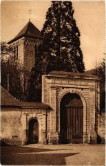 Solesmes Entree de l'Abbaye Saint-Pierre France à Solesmes