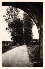 Tuffe La Route de Vouvray France -
													72 Sarthe
												