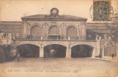 Lyon - Gare De Perrache Et Les Voutes Et La Facade à Lyon