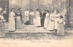 Maillane - La Sortie De L'Eglise à Maillane