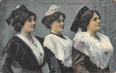 En Provence - Arlesiennes à Arles