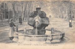 Aix En Provence - Fontaine D'Eau Chaude - Cours Mirabeau à Aix-en-Provence