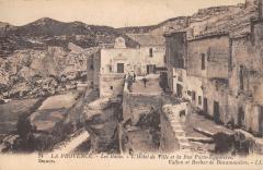 La Provence - Les Baux - Hotel De Ville - Rue Porte Eyguieres