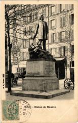 Paris 11e Paris-Statue de Baudin à Paris 11e