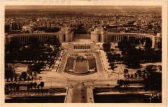 Carte postale ancienne Le palais de Chaillot
                                                                     à Paris 7e
                                