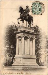 Paris Statue