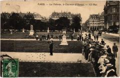 Carte postale ancienne Les Tuileries, le Charmeur d'Oiseaux
                                                                     à Paris 1er
                                