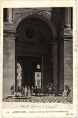 Ancien Paris - Entrée du Louvre