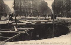 Paris (8e) Les Trous Le Trou dans lequel s'nest enfoncé taxi à Paris 8e