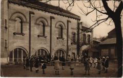Carte postale ancienne Oeuvre de la Croix Saint-Simon
                                                                     à Paris 20e
                                