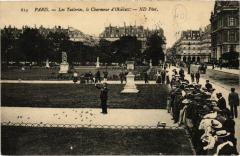 Carte postale ancienne Les Tuileries, le Charmeur d'Oiseaux
                                                                     à Paris 1er
                                