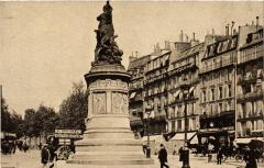 Place Clichy à Paris 17e
