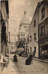 Montmartre - La Rue de la Barre à Paris 18e