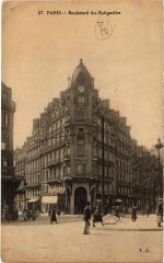 Boulevard des Batignolles à Paris 8e