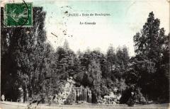 Carte postale ancienne Le Bois de Boulogne - La Cascade
                                                                     à Paris 16e
                                