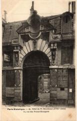 Paris Historique. 30 rue des Francs-Bourgeois